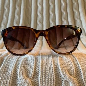 O by OSCAR DE LA RENTA Sunglasses